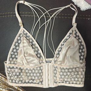 Light pink Victoria’s Secret bralette size small